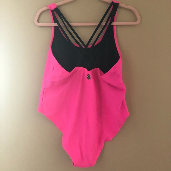 MAUI ONE PEICE HIGH-CUT SWIMSUIT - Picture 2 of 3